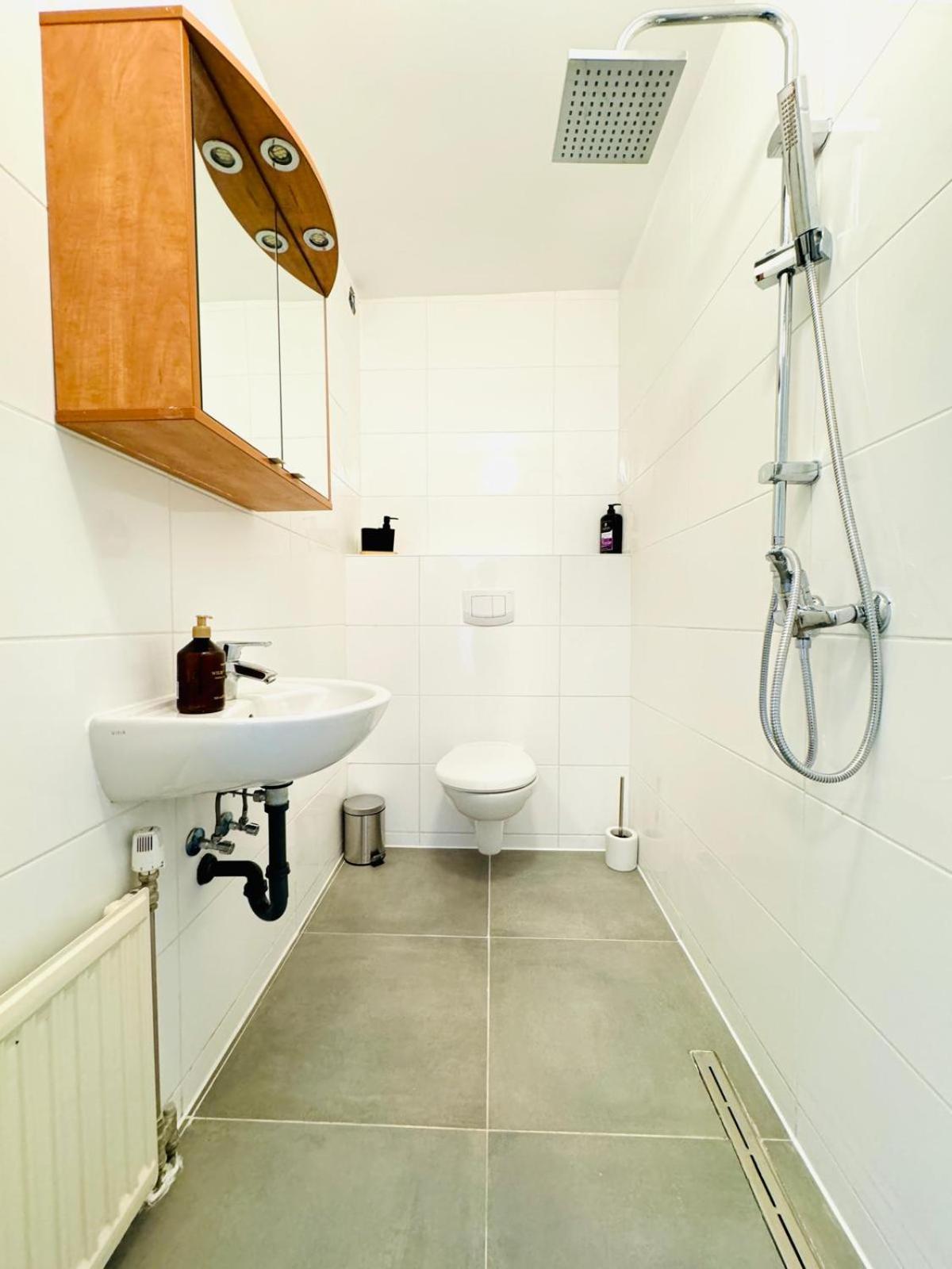 Very Spacious Apartment For Up To 7P With Great Location Wina Bagian luar foto