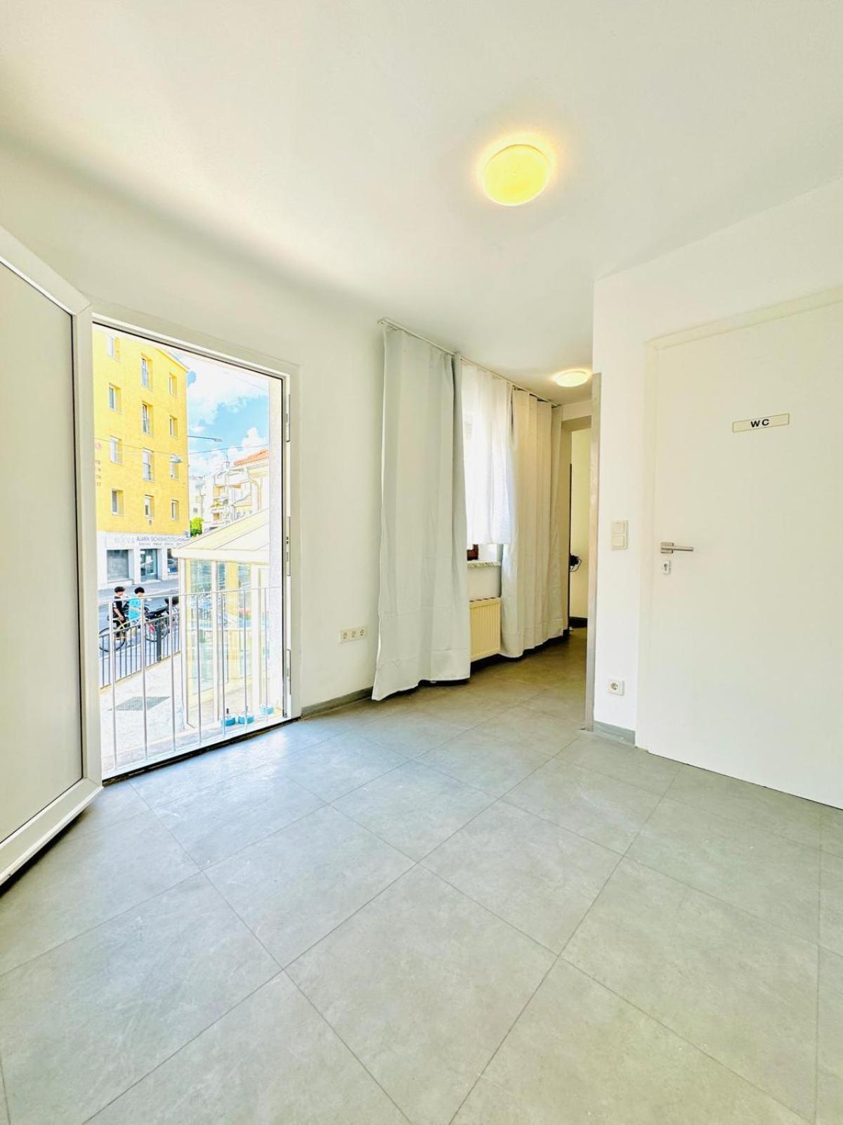 Very Spacious Apartment For Up To 7P With Great Location Wina Bagian luar foto